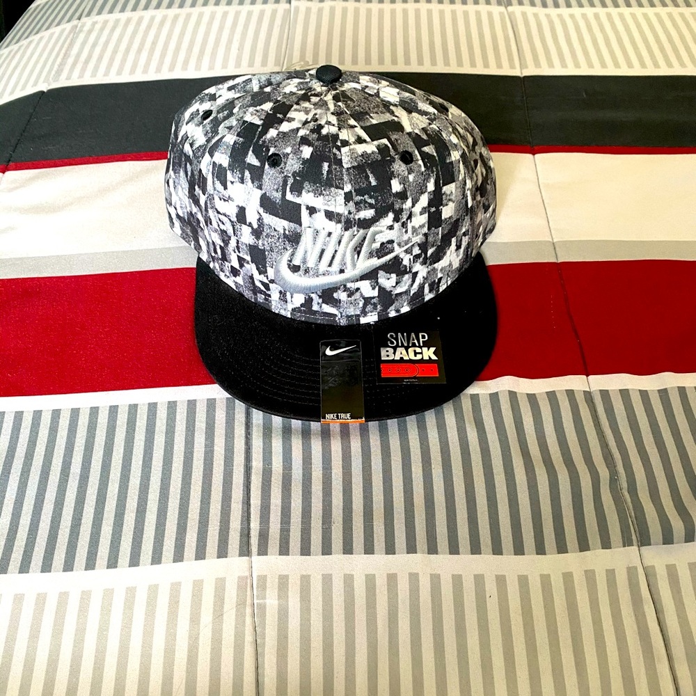 Nike True, SnapBack hat